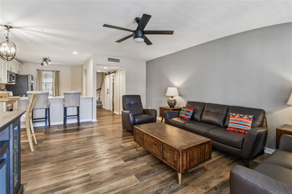 На продажу: $259,000 (2 спален, 2 ванн, 1393 Квадратных фут)