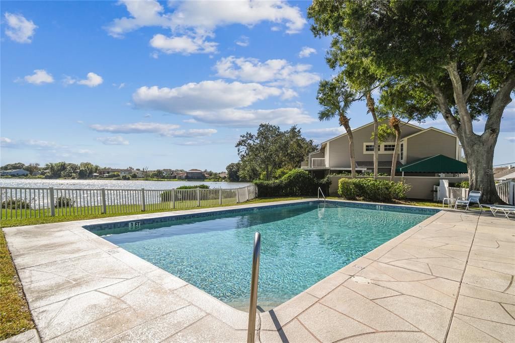 На продажу: $259,000 (2 спален, 2 ванн, 1393 Квадратных фут)