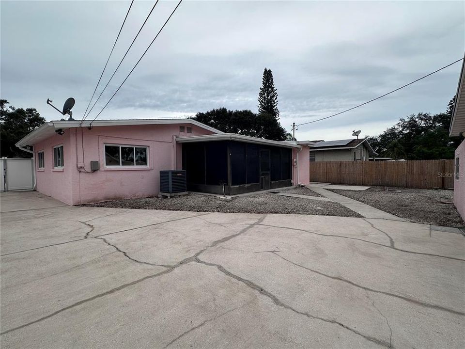 出租: $2,850 (3 贝兹, 1 浴室, 1380 平方英尺)