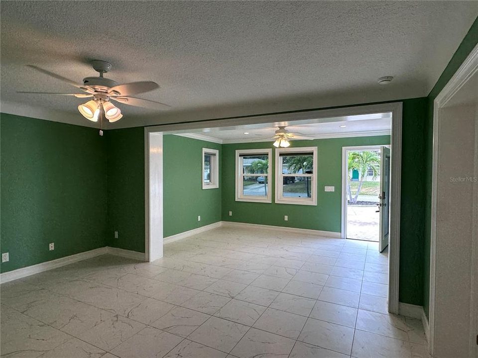 出租: $2,850 (3 贝兹, 1 浴室, 1380 平方英尺)