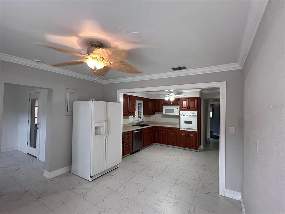 出租: $2,850 (3 贝兹, 1 浴室, 1380 平方英尺)