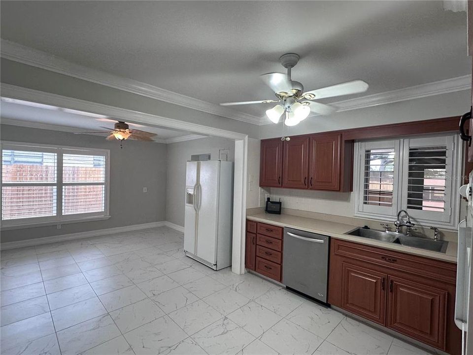 出租: $2,850 (3 贝兹, 1 浴室, 1380 平方英尺)