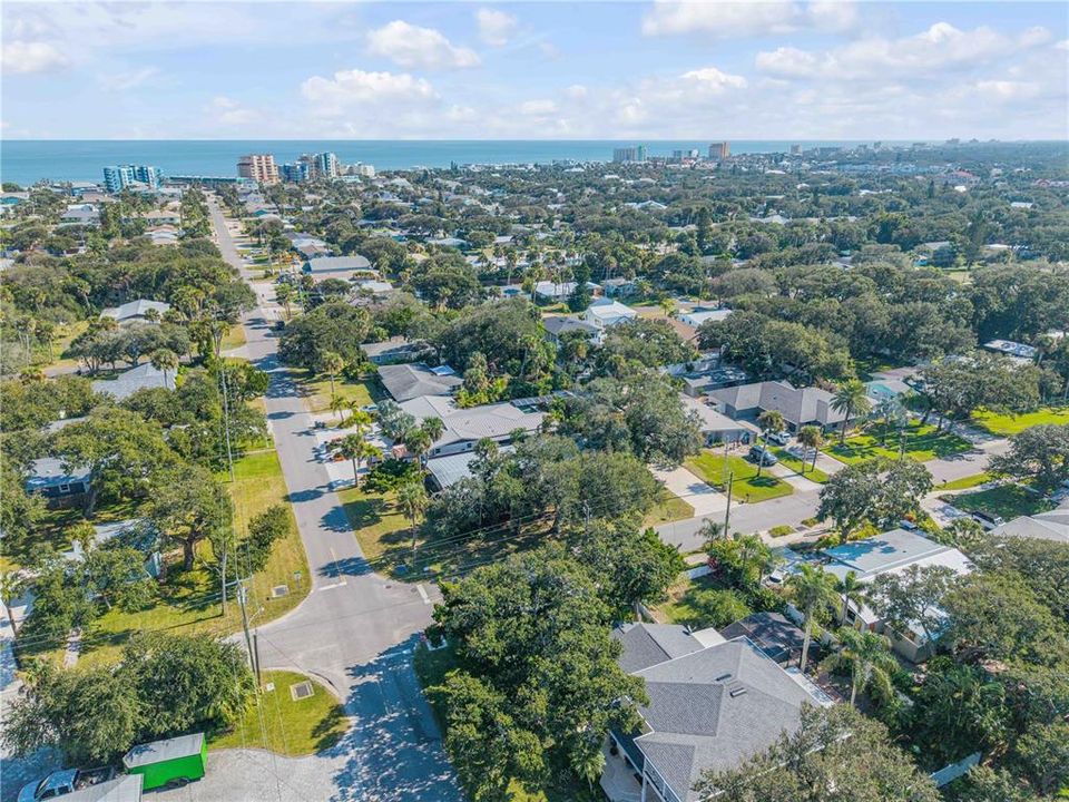 На продажу: $575,000 (4 спален, 4 ванн, 2414 Квадратных фут)