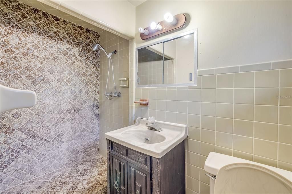 На продажу: $575,000 (4 спален, 4 ванн, 2414 Квадратных фут)