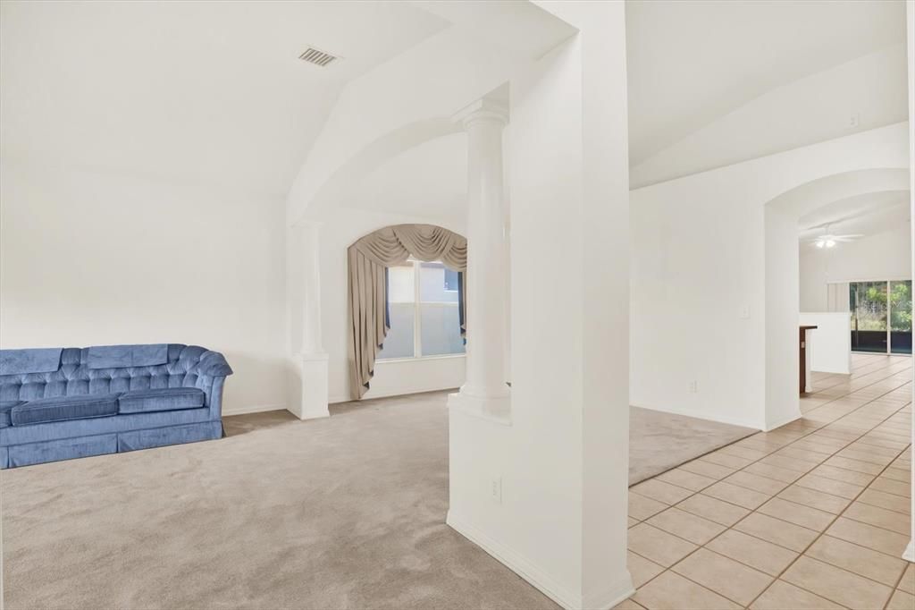 待售: $460,000 (4 贝兹, 2 浴室, 2205 平方英尺)