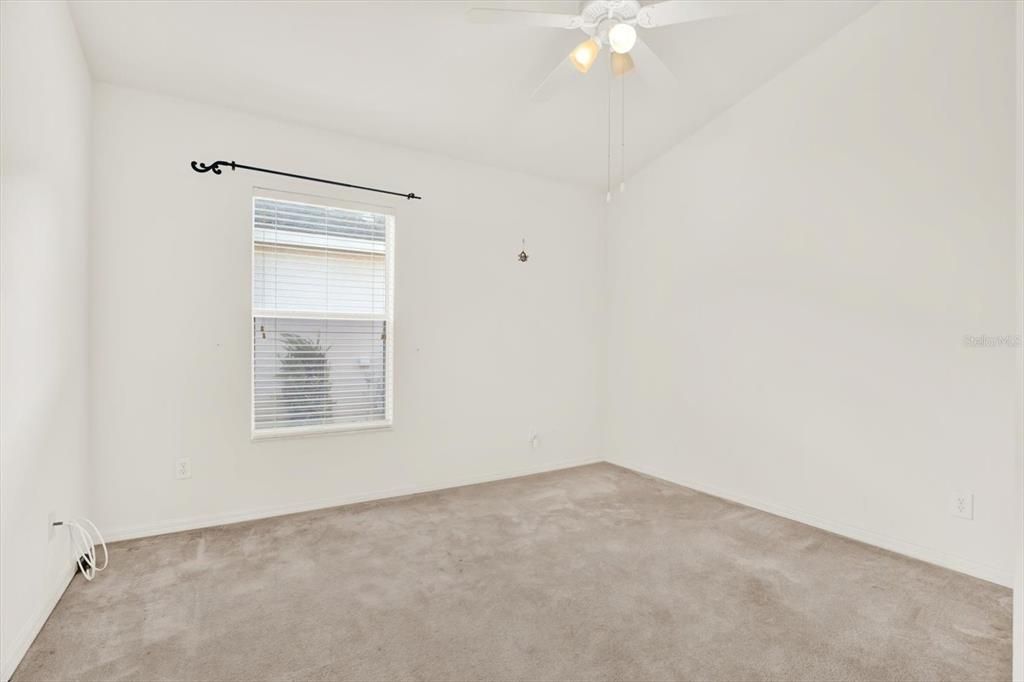 待售: $460,000 (4 贝兹, 2 浴室, 2205 平方英尺)