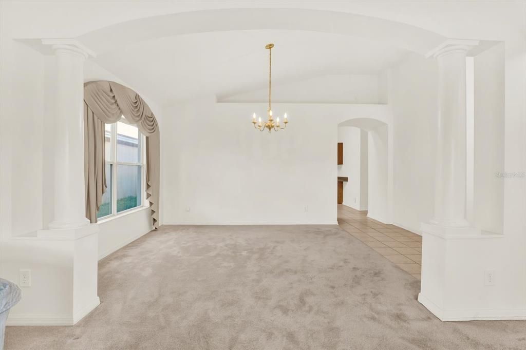 待售: $460,000 (4 贝兹, 2 浴室, 2205 平方英尺)