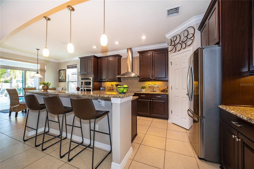 待售: $1,250,000 (5 贝兹, 4 浴室, 4176 平方英尺)