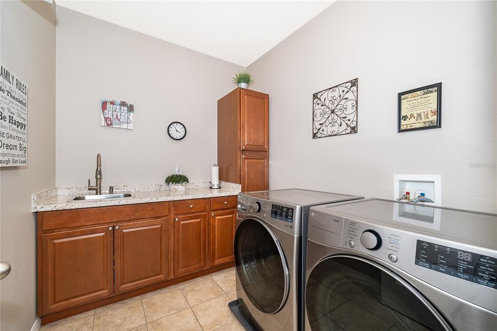 待售: $1,250,000 (5 贝兹, 4 浴室, 4176 平方英尺)