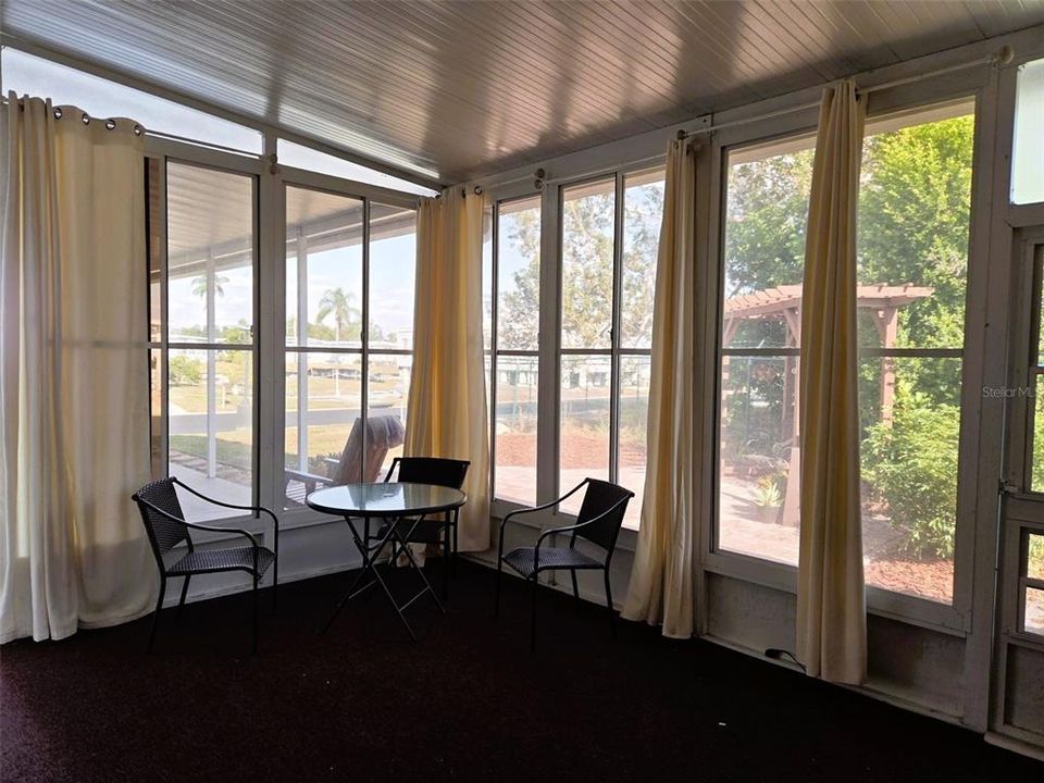 Activo con contrato: $285,500 (3 camas, 2 baños, 1622 Pies cuadrados)