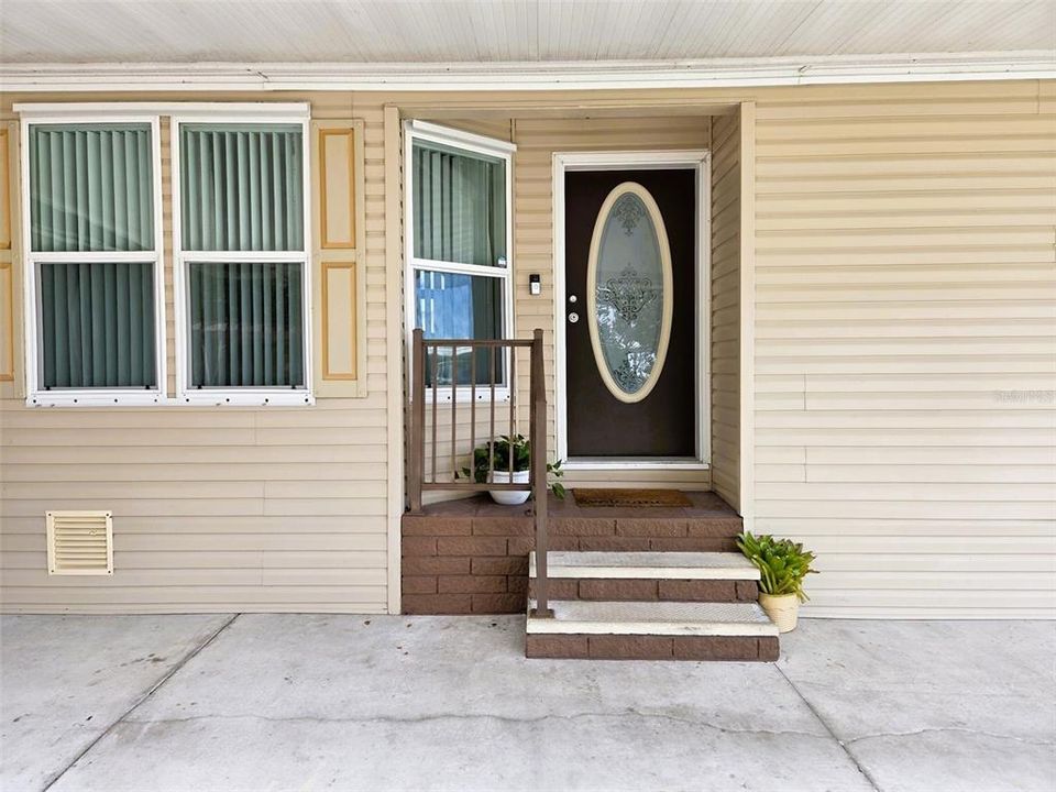 Activo con contrato: $285,500 (3 camas, 2 baños, 1622 Pies cuadrados)