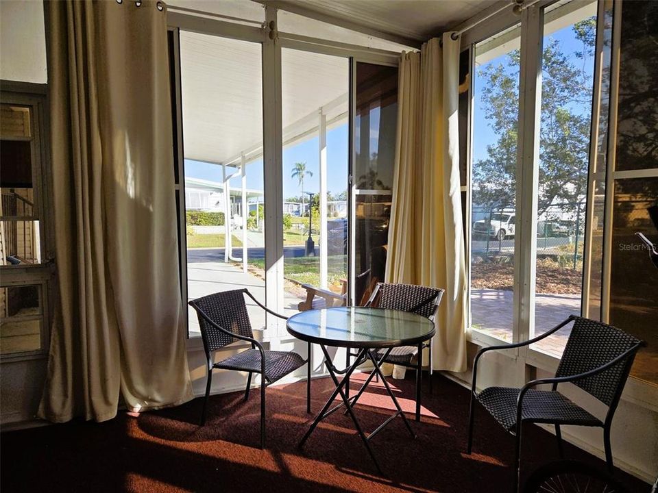 Activo con contrato: $285,500 (3 camas, 2 baños, 1622 Pies cuadrados)