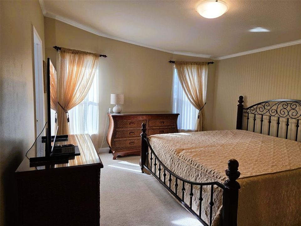 Activo con contrato: $285,500 (3 camas, 2 baños, 1622 Pies cuadrados)