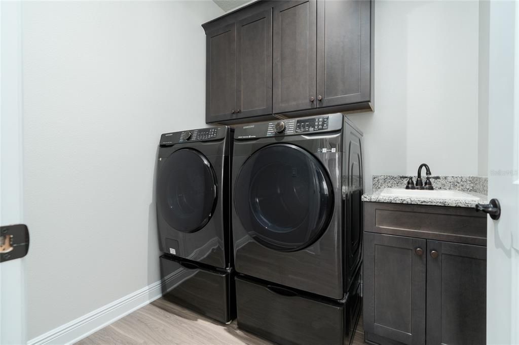 For Sale: $659,000 (4 beds, 2 baths, 2179 Square Feet)