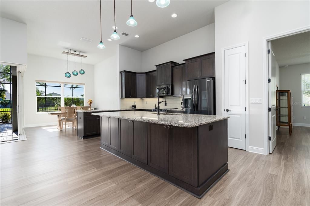 For Sale: $659,000 (4 beds, 2 baths, 2179 Square Feet)