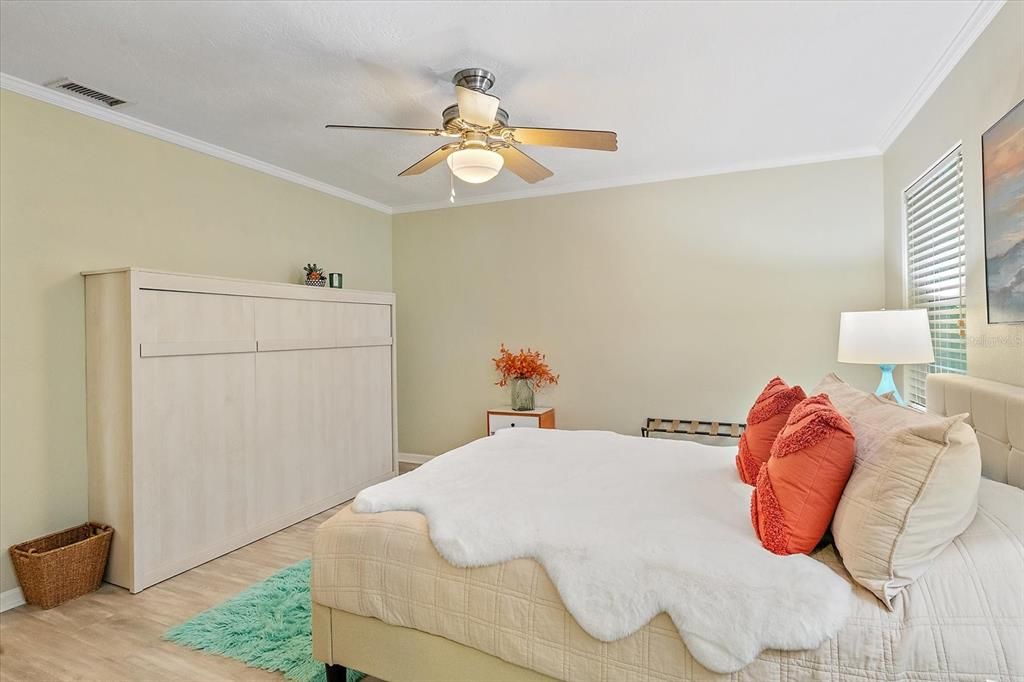 Activo con contrato: $379,000 (2 camas, 1 baños, 1445 Pies cuadrados)