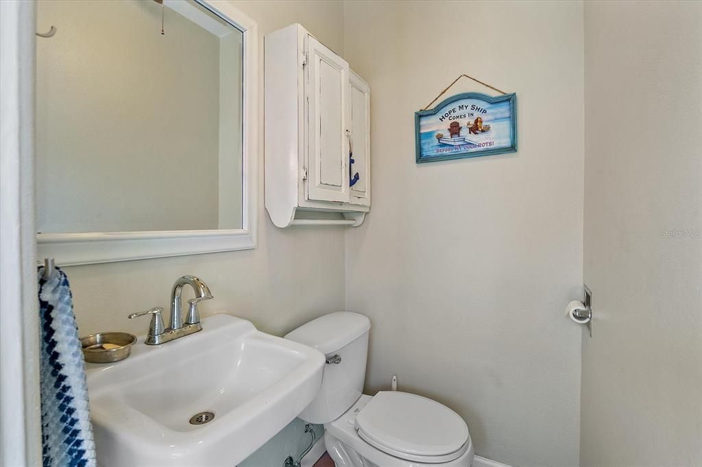 Activo con contrato: $379,000 (2 camas, 1 baños, 1445 Pies cuadrados)