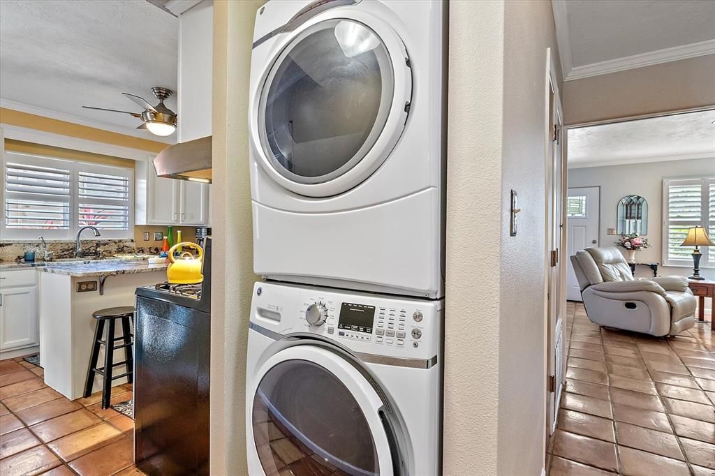 Activo con contrato: $379,000 (2 camas, 1 baños, 1445 Pies cuadrados)