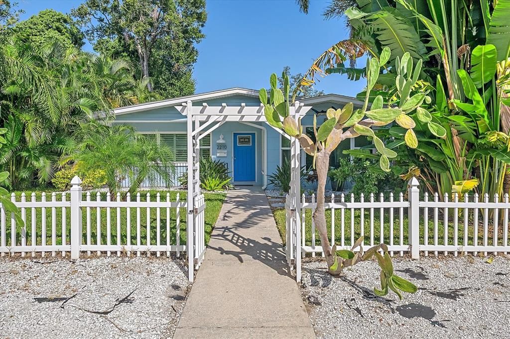 Activo con contrato: $379,000 (2 camas, 1 baños, 1445 Pies cuadrados)