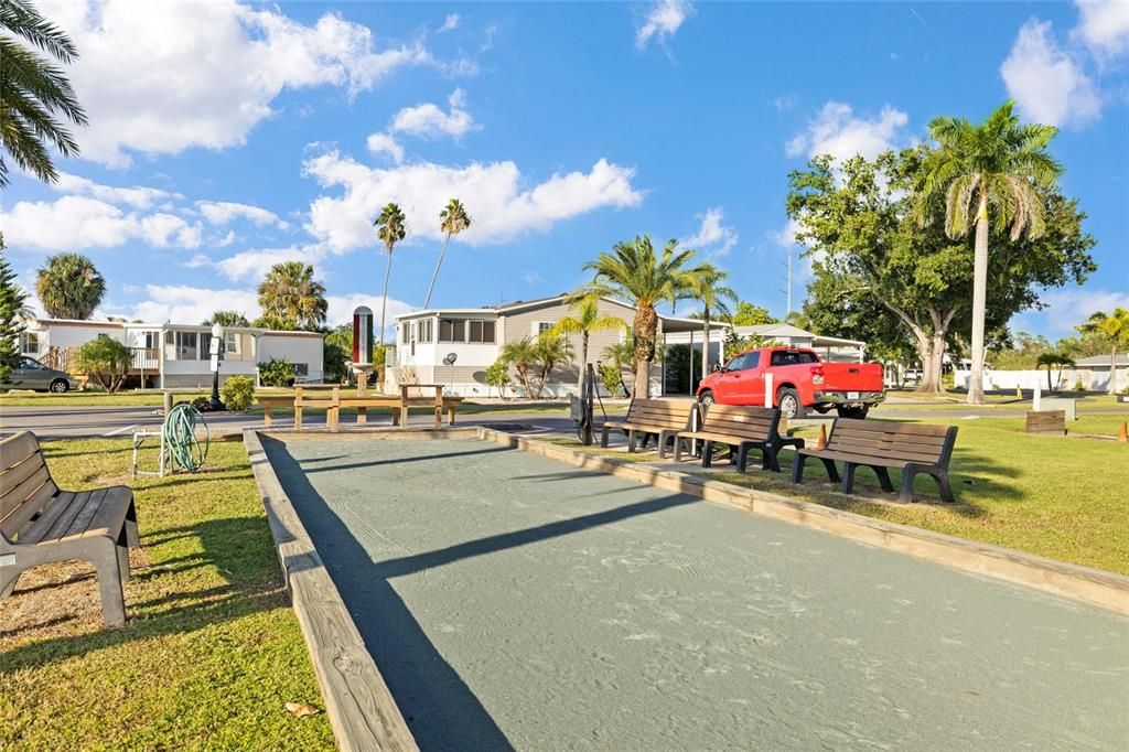 For Sale: $139,000 (2 beds, 2 baths, 832 Square Feet)