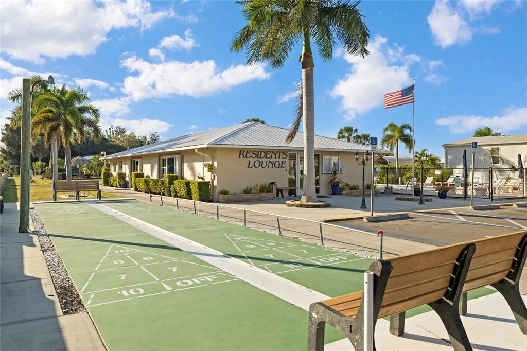 For Sale: $139,000 (2 beds, 2 baths, 832 Square Feet)