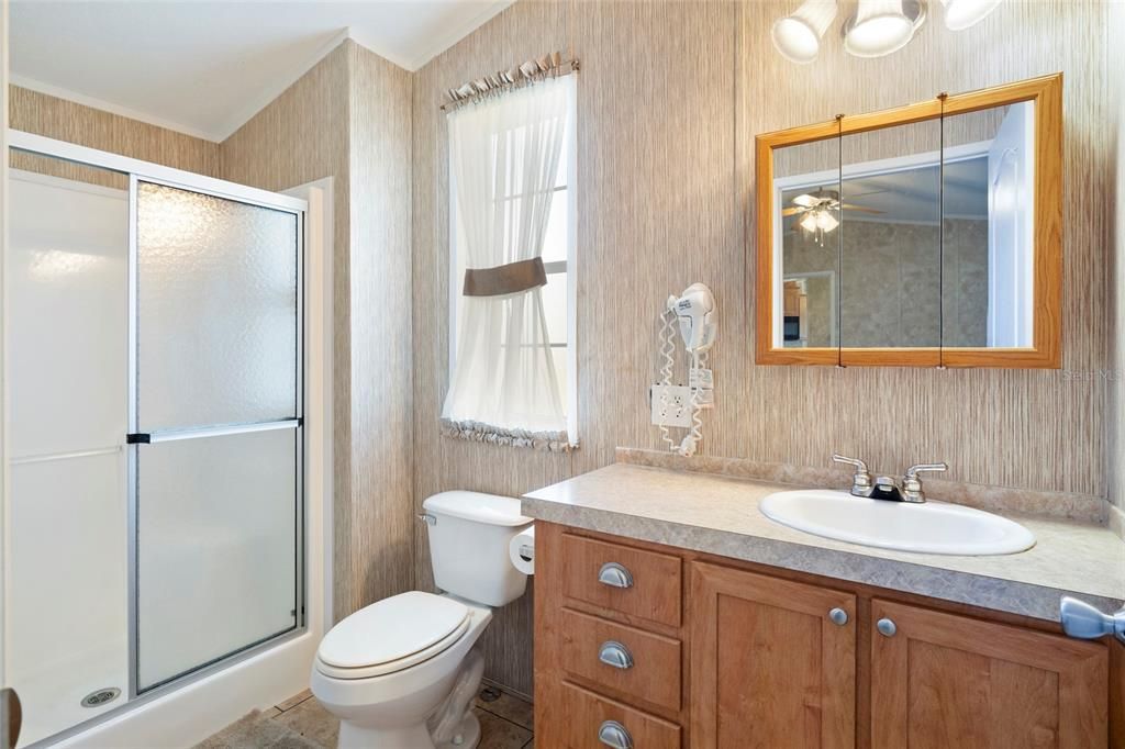 For Sale: $139,000 (2 beds, 2 baths, 832 Square Feet)