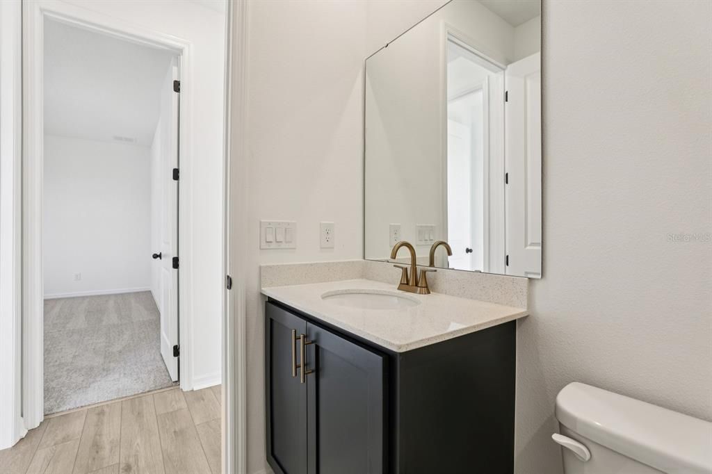 合同活跃: $499,990 (4 贝兹, 3 浴室, 2226 平方英尺)