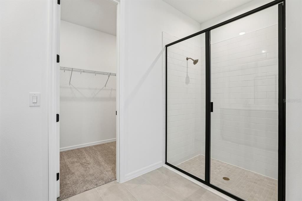 合同活跃: $499,990 (4 贝兹, 3 浴室, 2226 平方英尺)