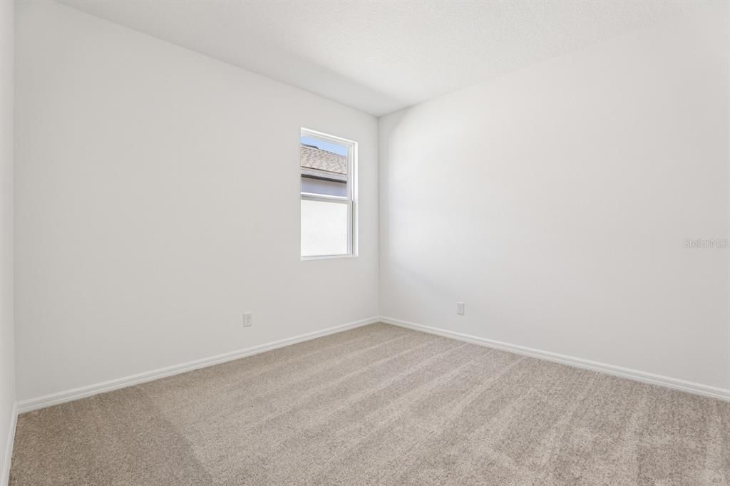 合同活跃: $499,990 (4 贝兹, 3 浴室, 2226 平方英尺)