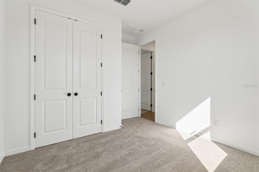 合同活跃: $499,990 (4 贝兹, 3 浴室, 2226 平方英尺)