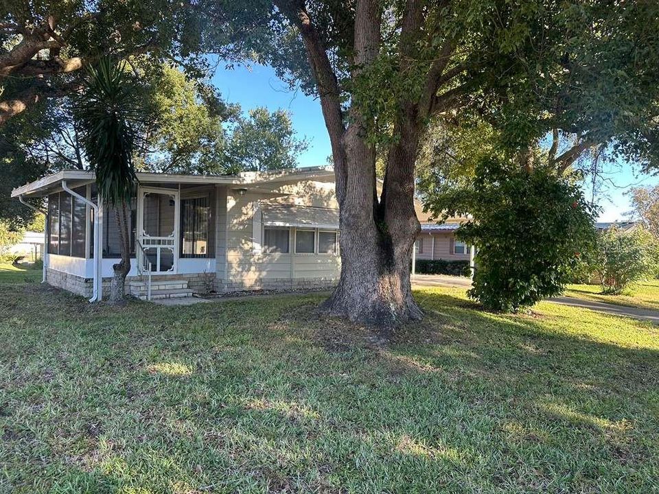 En Venta: $114,900 (2 camas, 2 baños, 879 Pies cuadrados)