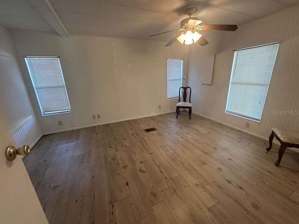 En Venta: $114,900 (2 camas, 2 baños, 879 Pies cuadrados)