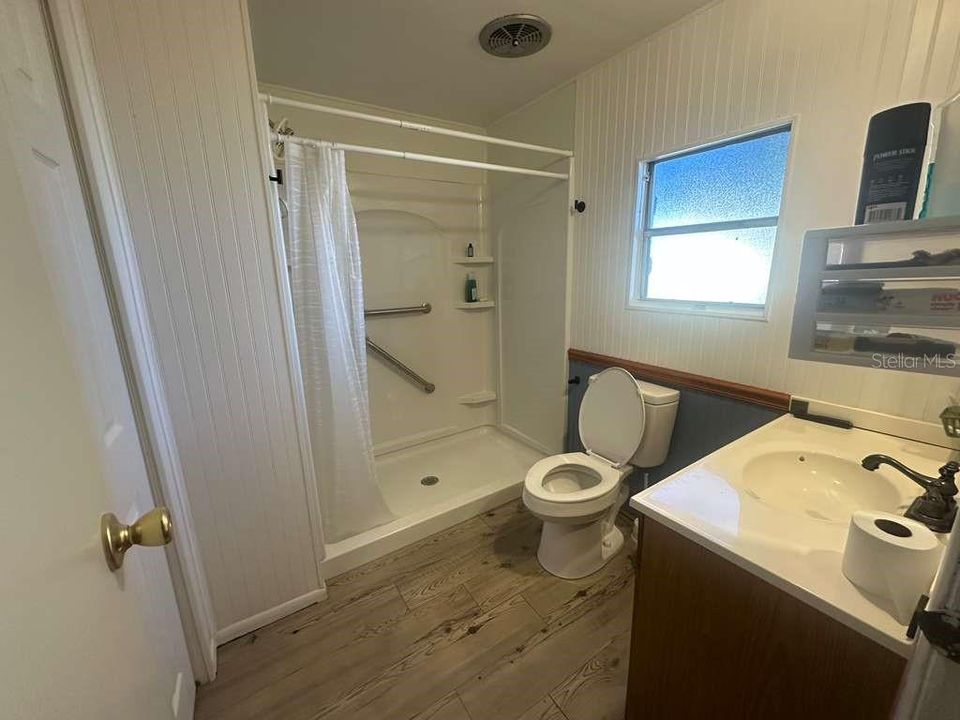 En Venta: $114,900 (2 camas, 2 baños, 879 Pies cuadrados)