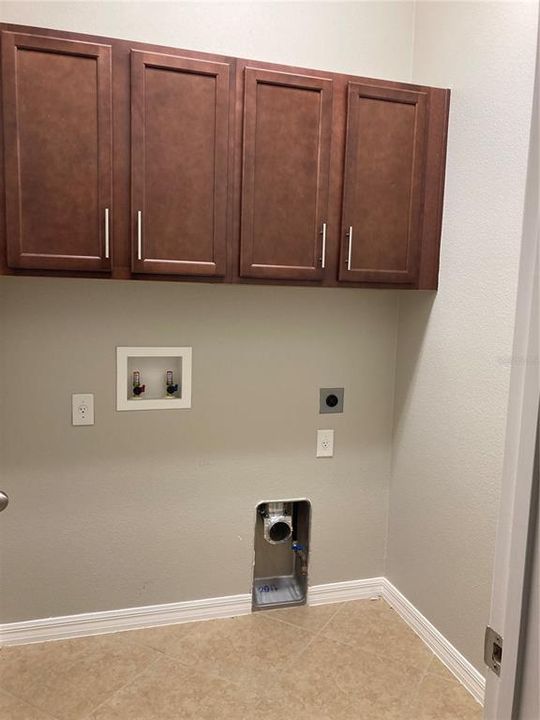 For Sale: $429,900 (4 beds, 2 baths, 1932 Square Feet)