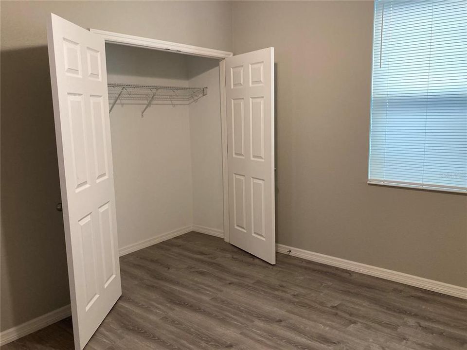 For Sale: $429,900 (4 beds, 2 baths, 1932 Square Feet)