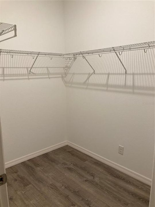 For Sale: $429,900 (4 beds, 2 baths, 1932 Square Feet)