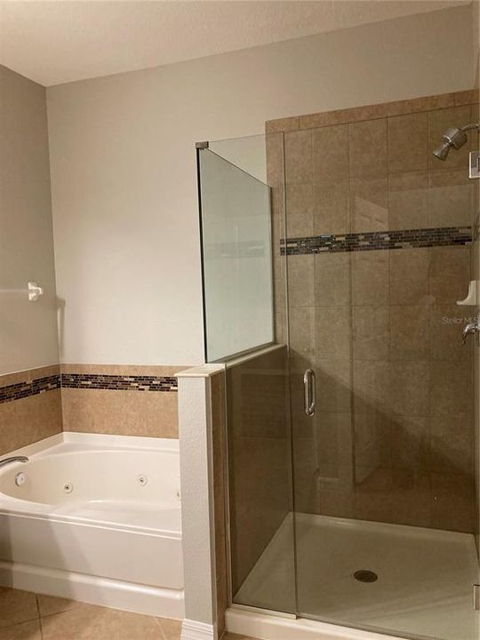 For Sale: $429,900 (4 beds, 2 baths, 1932 Square Feet)