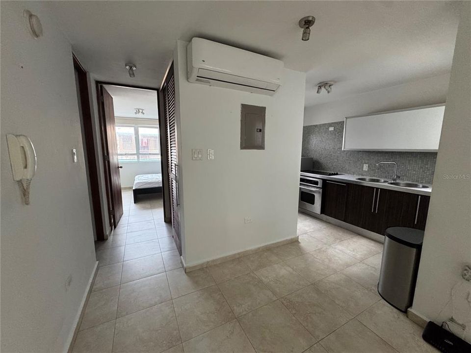 For Rent: $1,800 (1 beds, 1 baths, 572 Square Feet)