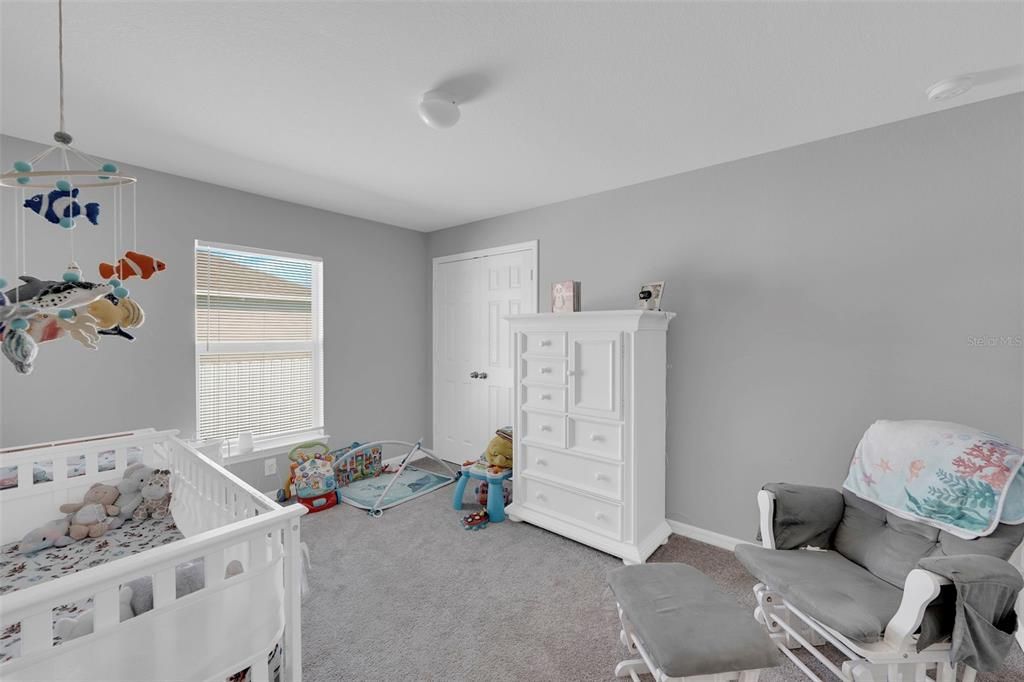 合同活跃: $314,900 (4 贝兹, 2 浴室, 1830 平方英尺)