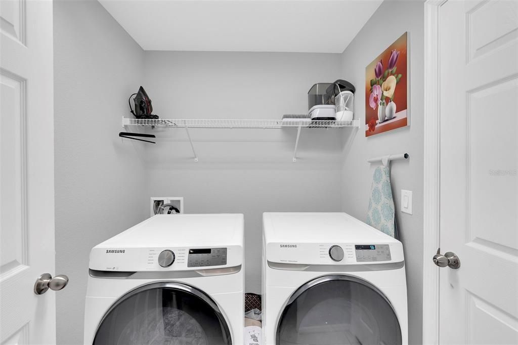 合同活跃: $314,900 (4 贝兹, 2 浴室, 1830 平方英尺)