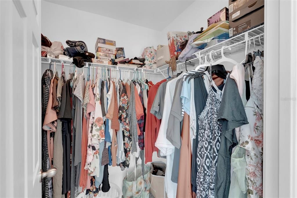 合同活跃: $314,900 (4 贝兹, 2 浴室, 1830 平方英尺)