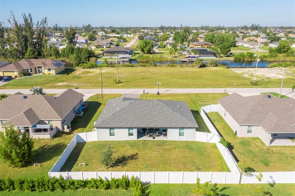 合同活跃: $314,900 (4 贝兹, 2 浴室, 1830 平方英尺)