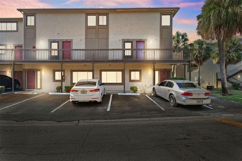 For Sale: $165,000 (1 beds, 1 baths, 988 Square Feet)