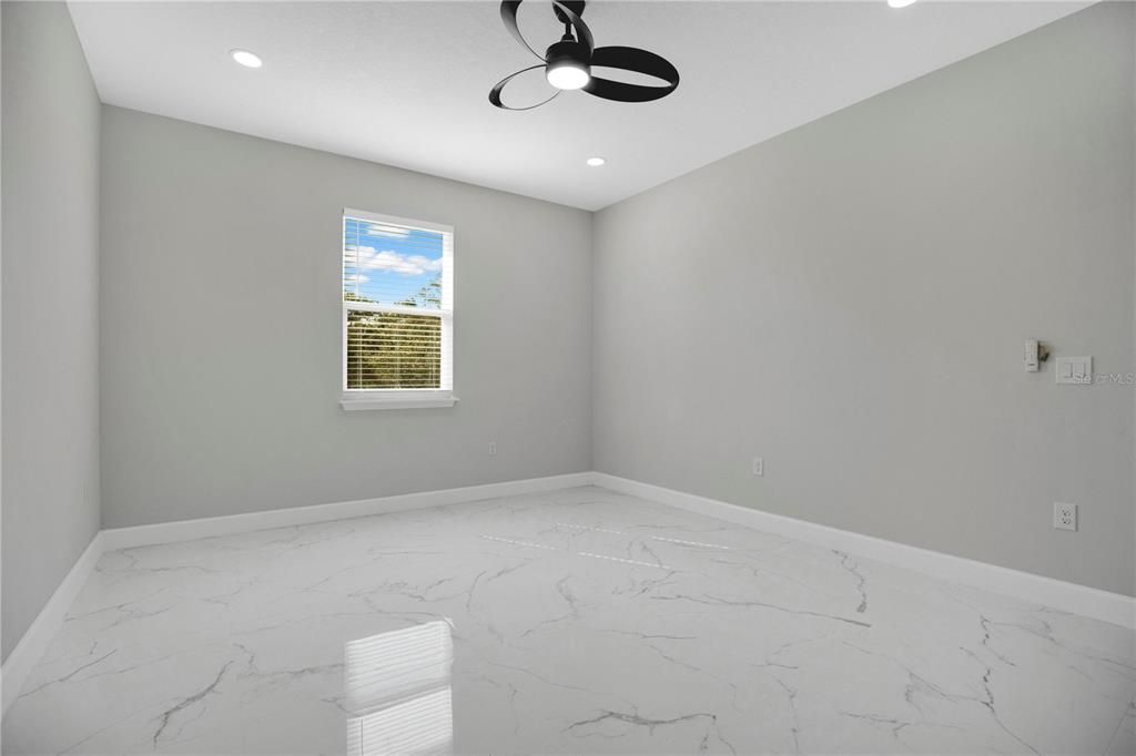 待售: $595,000 (4 贝兹, 3 浴室, 2333 平方英尺)