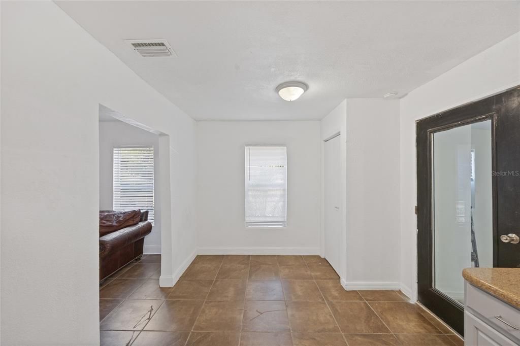 En Venta: $209,900 (2 camas, 1 baños, 833 Pies cuadrados)