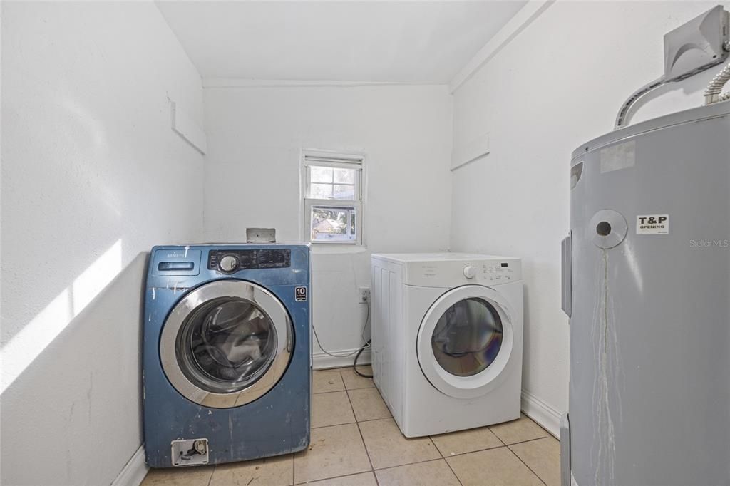 En Venta: $209,900 (2 camas, 1 baños, 833 Pies cuadrados)