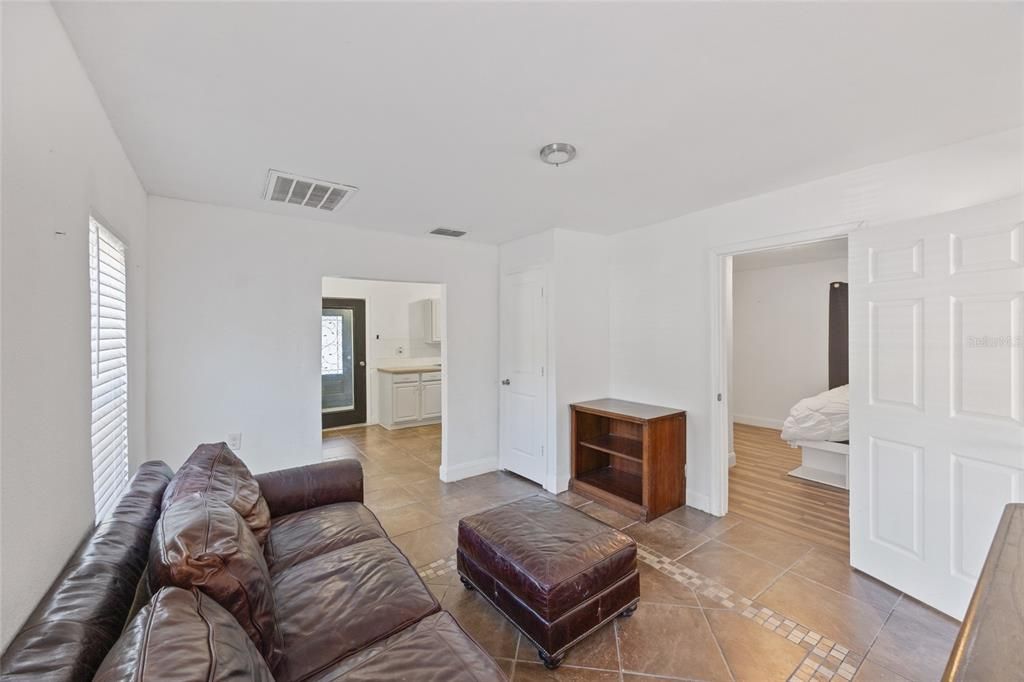 En Venta: $209,900 (2 camas, 1 baños, 833 Pies cuadrados)