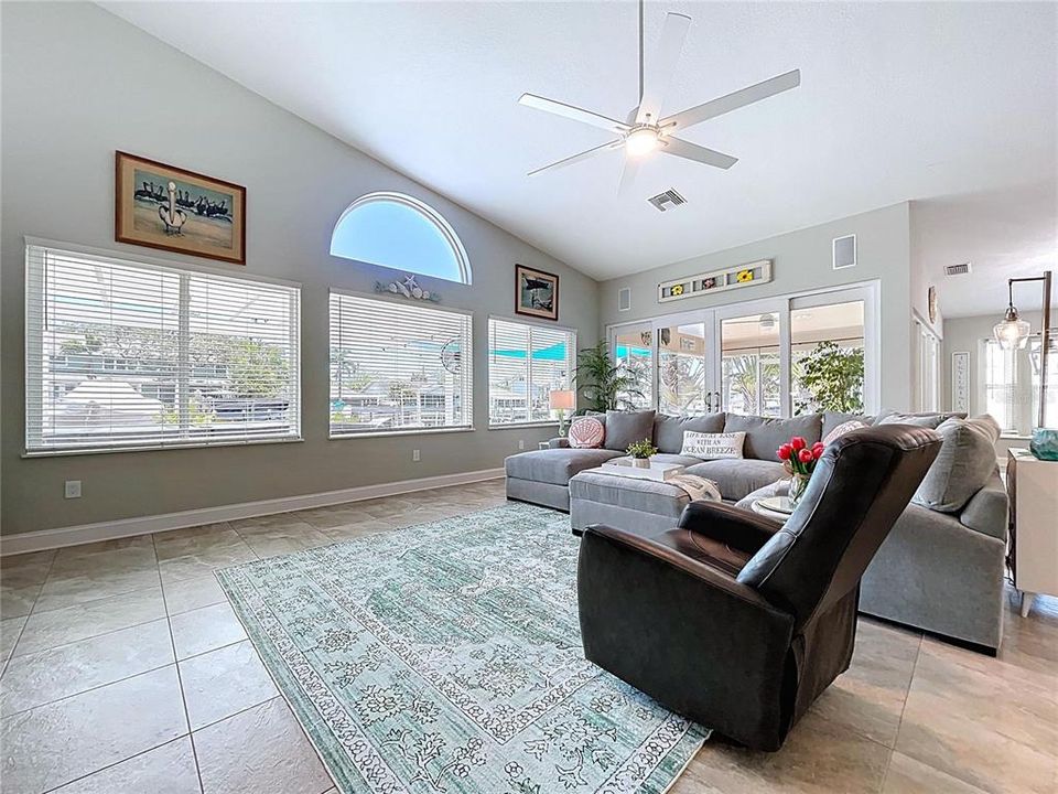 待售: $1,175,000 (3 贝兹, 2 浴室, 2599 平方英尺)