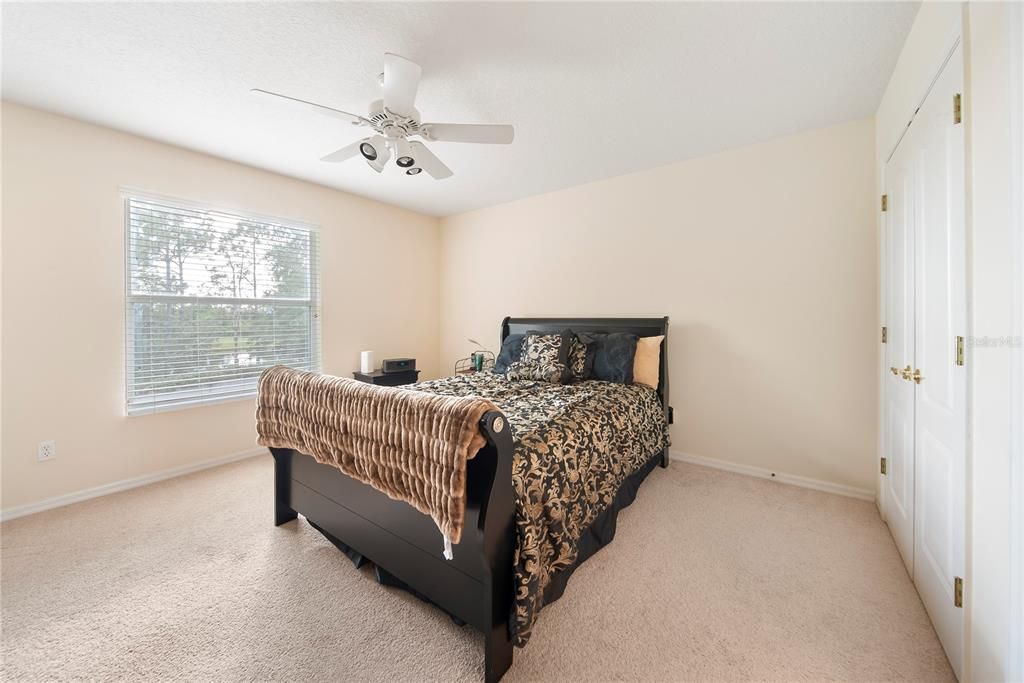 Под контрактом: $950,000 (5 спален, 3 ванн, 4191 Квадратных фут)