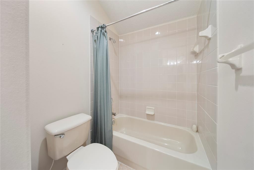 Под контрактом: $950,000 (5 спален, 3 ванн, 4191 Квадратных фут)